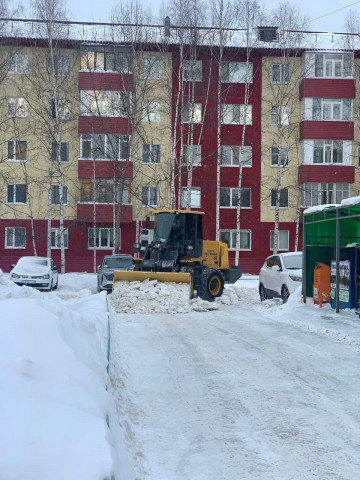 Регулярно очищаем от снега территорию вокруг ваших домов