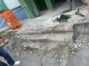 Ремонт поврежденных бетонных ступеней