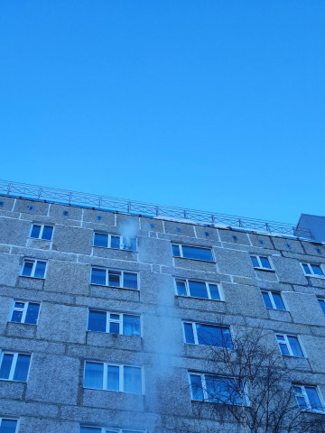 ОСТОРОЖНО! Возможно падение снега!